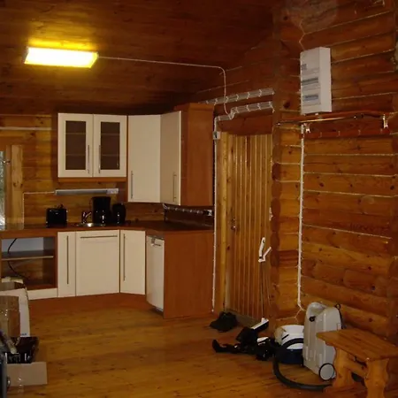 Casa de Férias Коттедж 4+2 На Озере Лахнавеси Mäntyharju